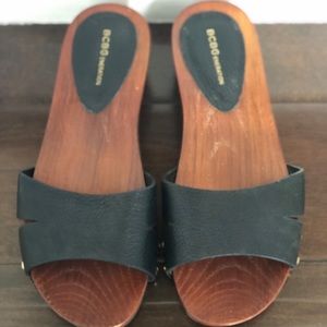 BCBGeneration Black wooden sandals